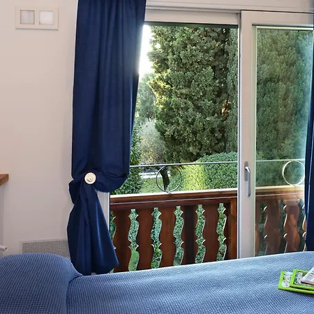 Al Segnavento Montese Apartman *